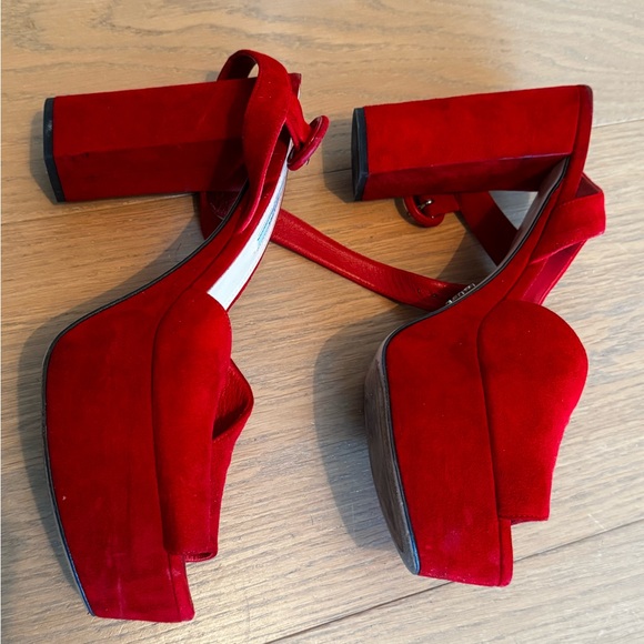 Red Prada Suede Ankle Straps Heels 39.5 Size
Used - Picture 4 of 8